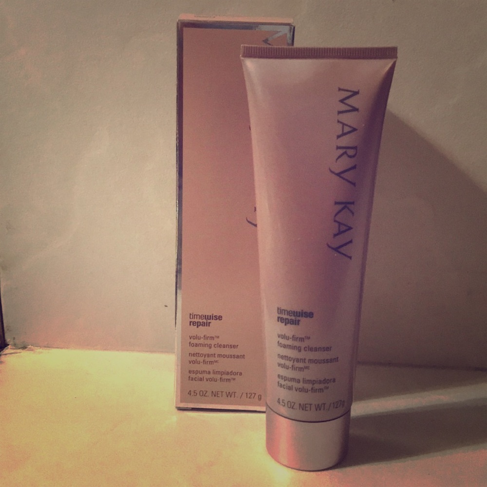 Volu-form Foaming Cleanser